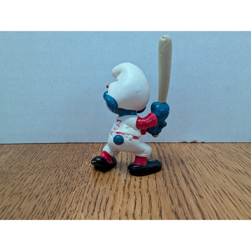 Smurf Baseball Batter by Schleich 1980 PEYO, Tan Bat - Picture 2 of 5